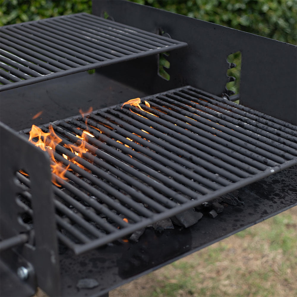 942 Square Inch Park Style Charcoal Grill - view 4