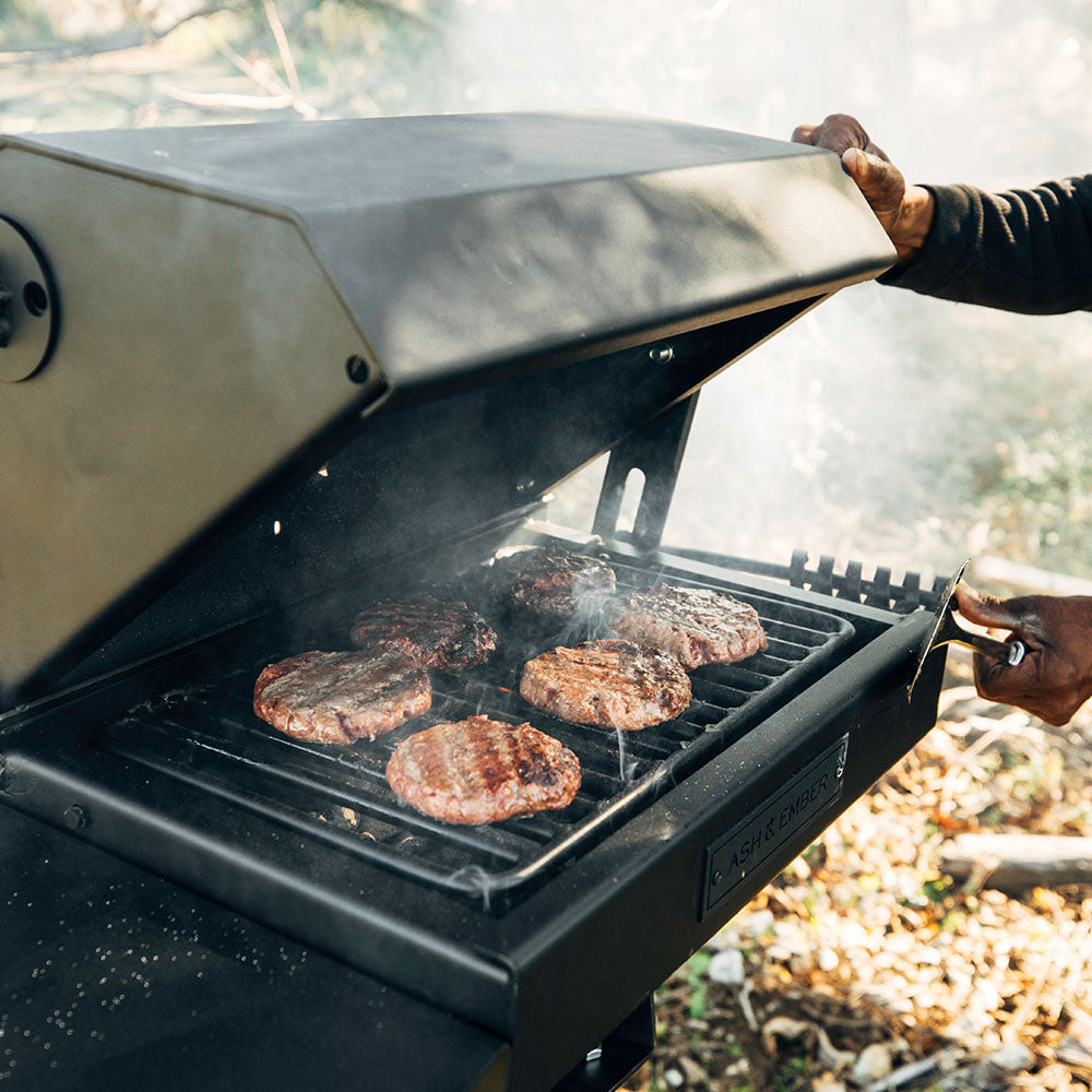 260 Sq. In. Covered Park-Style Grill - view 6