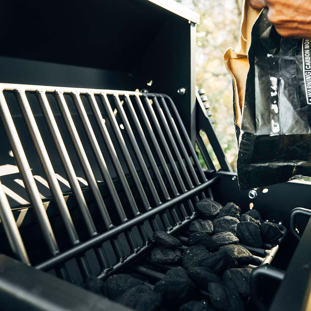 260 Sq. In. Covered Park-Style Grill - view 7