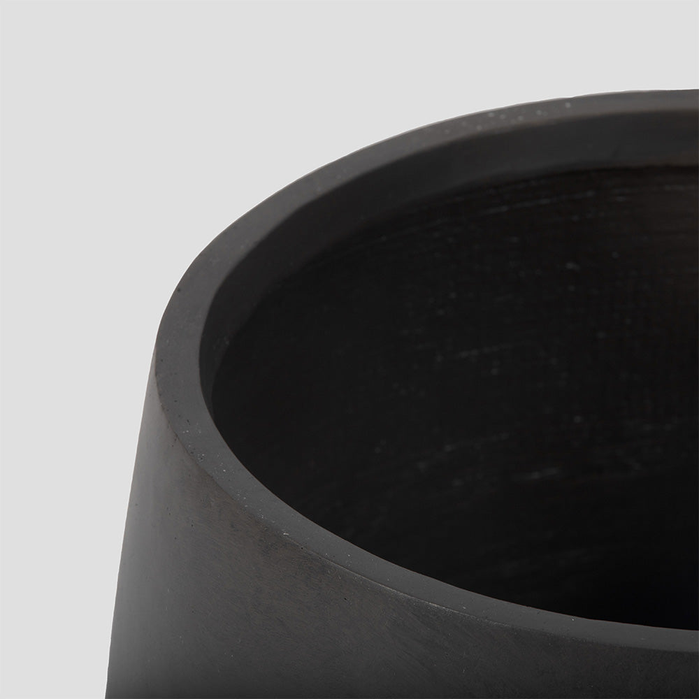 Onyx Hardy Planters | Charcoal / 17in