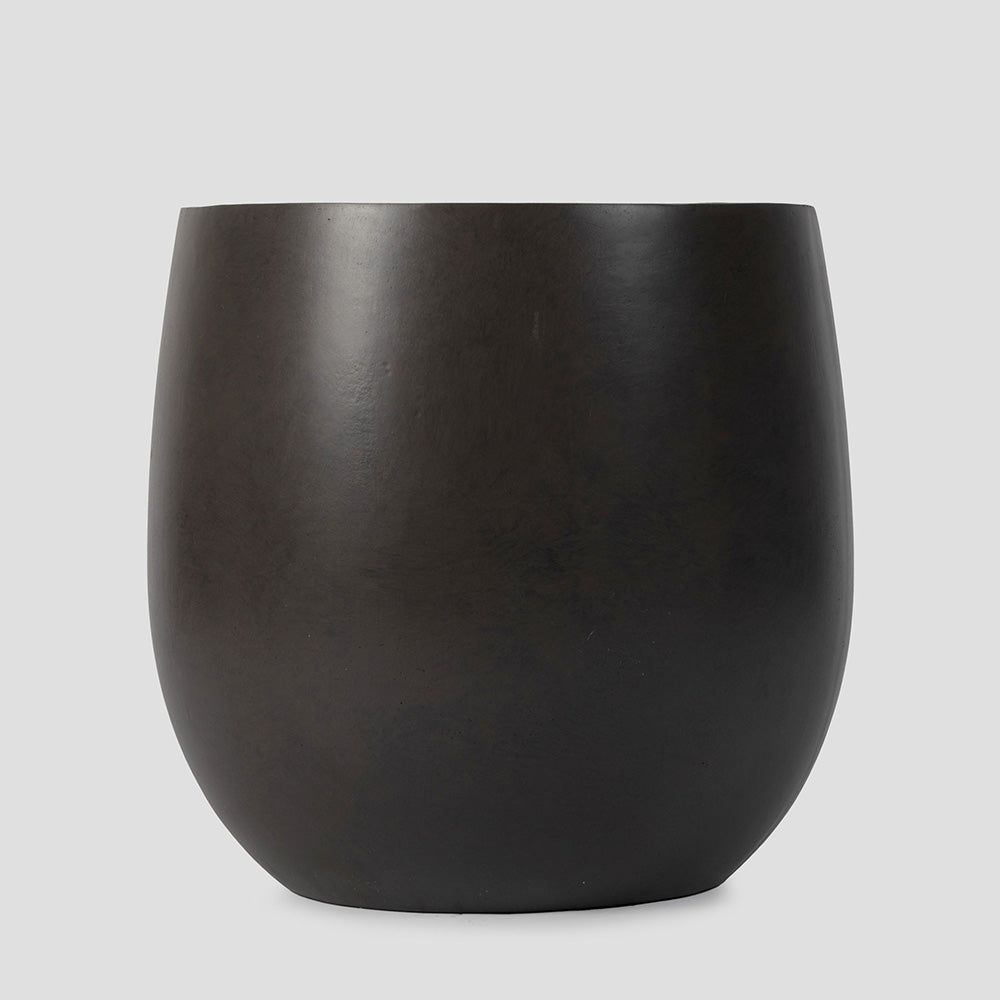 Onyx Hardy Planters | Charcoal / 21.5in
