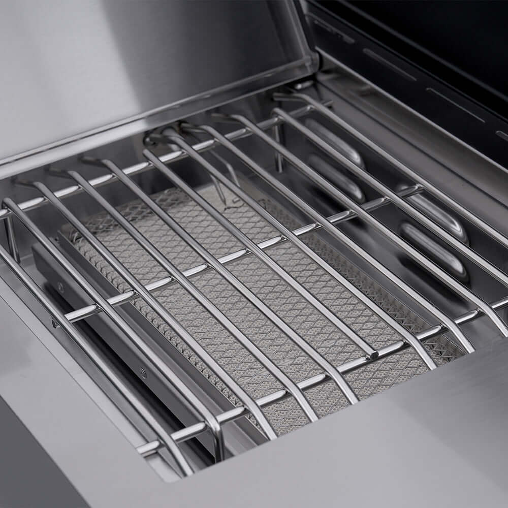 Monument Eminence 605 - Master Power Stainless Natural/Propane Gas Grill | Eminence 605 (Include Free Rotisserie) & Cover