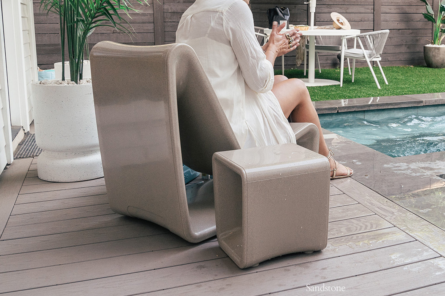 Tupelo Loop Table | Sandstone