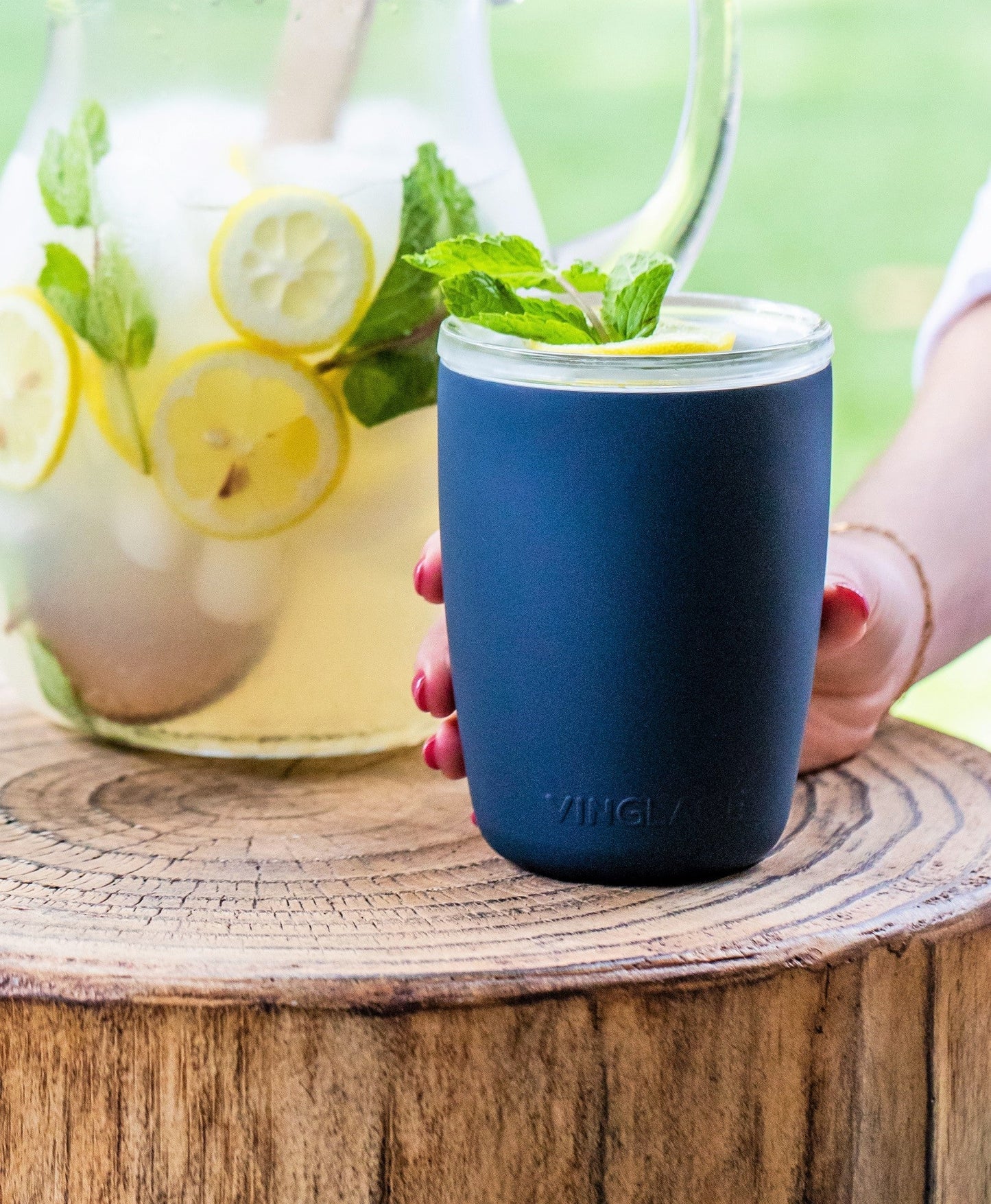 Vinglacé Everyday Glass in Navy - view 2