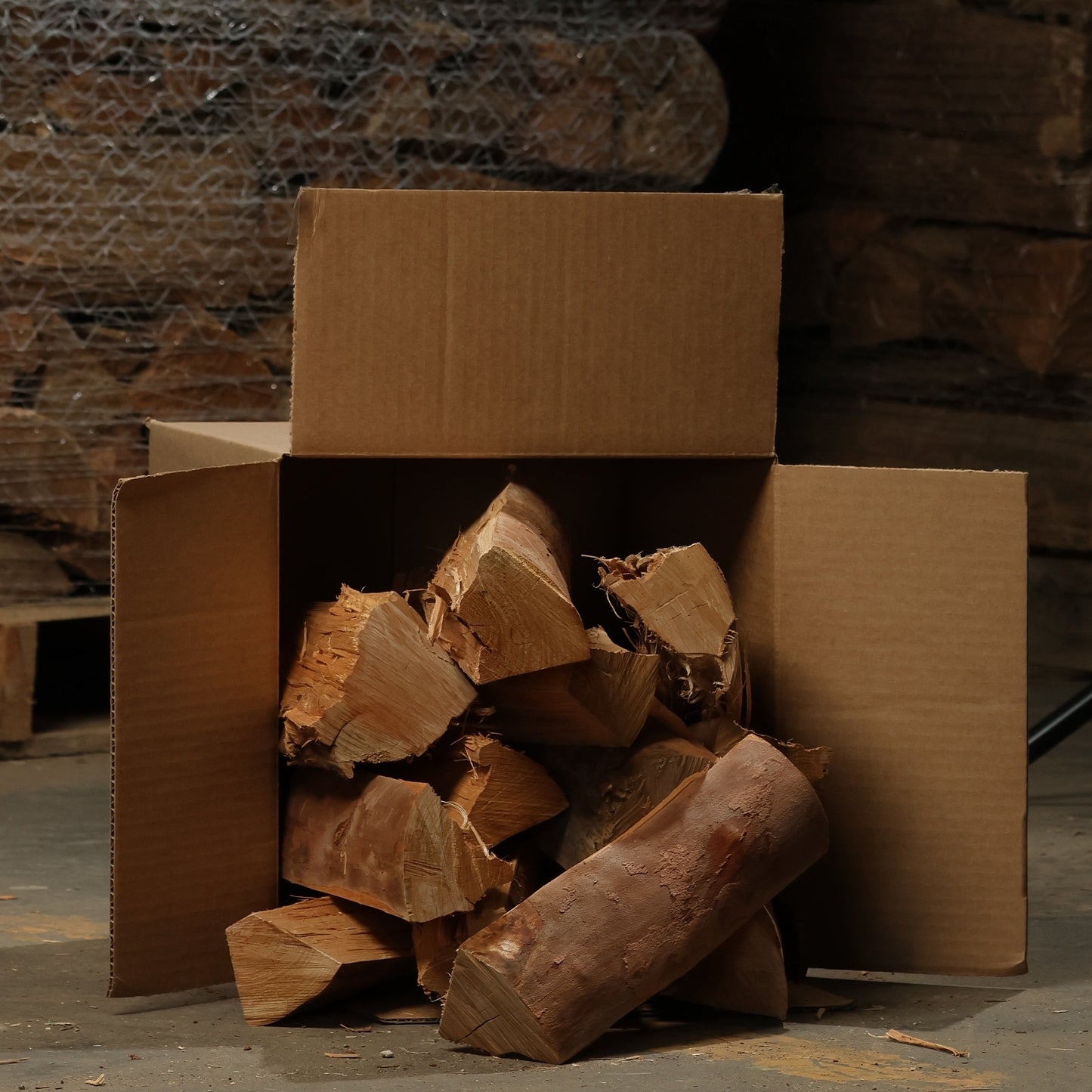 Woodbourne SPLITS™ – Boxed Kiln Dried Firewood | 8"/Apple - view 1